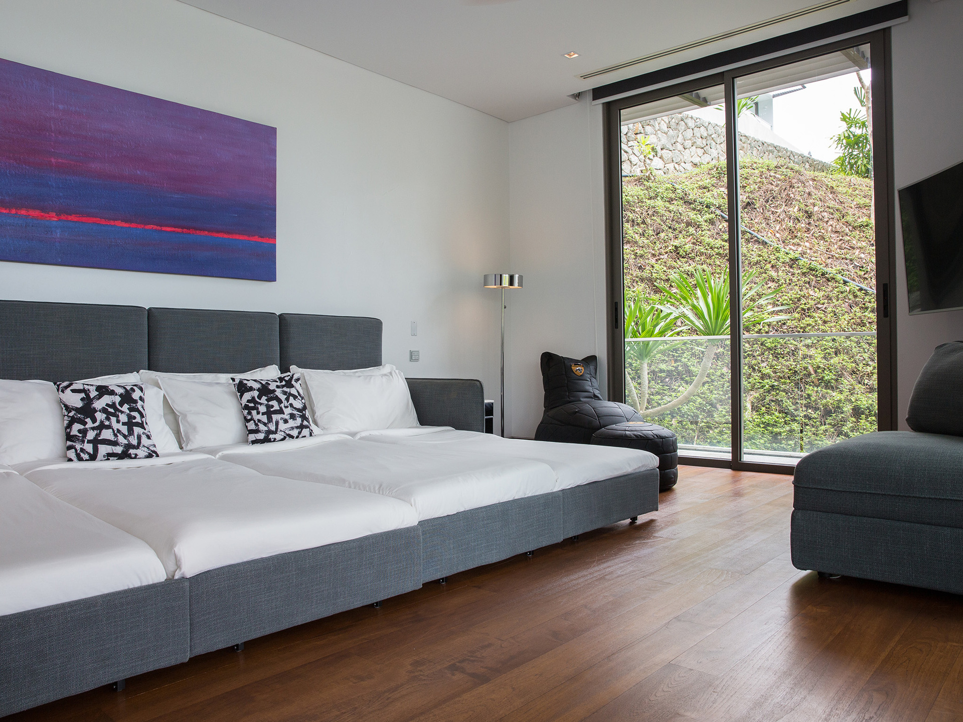 Malaiwana Patio Duplex - Spacious kids and multifunctional room