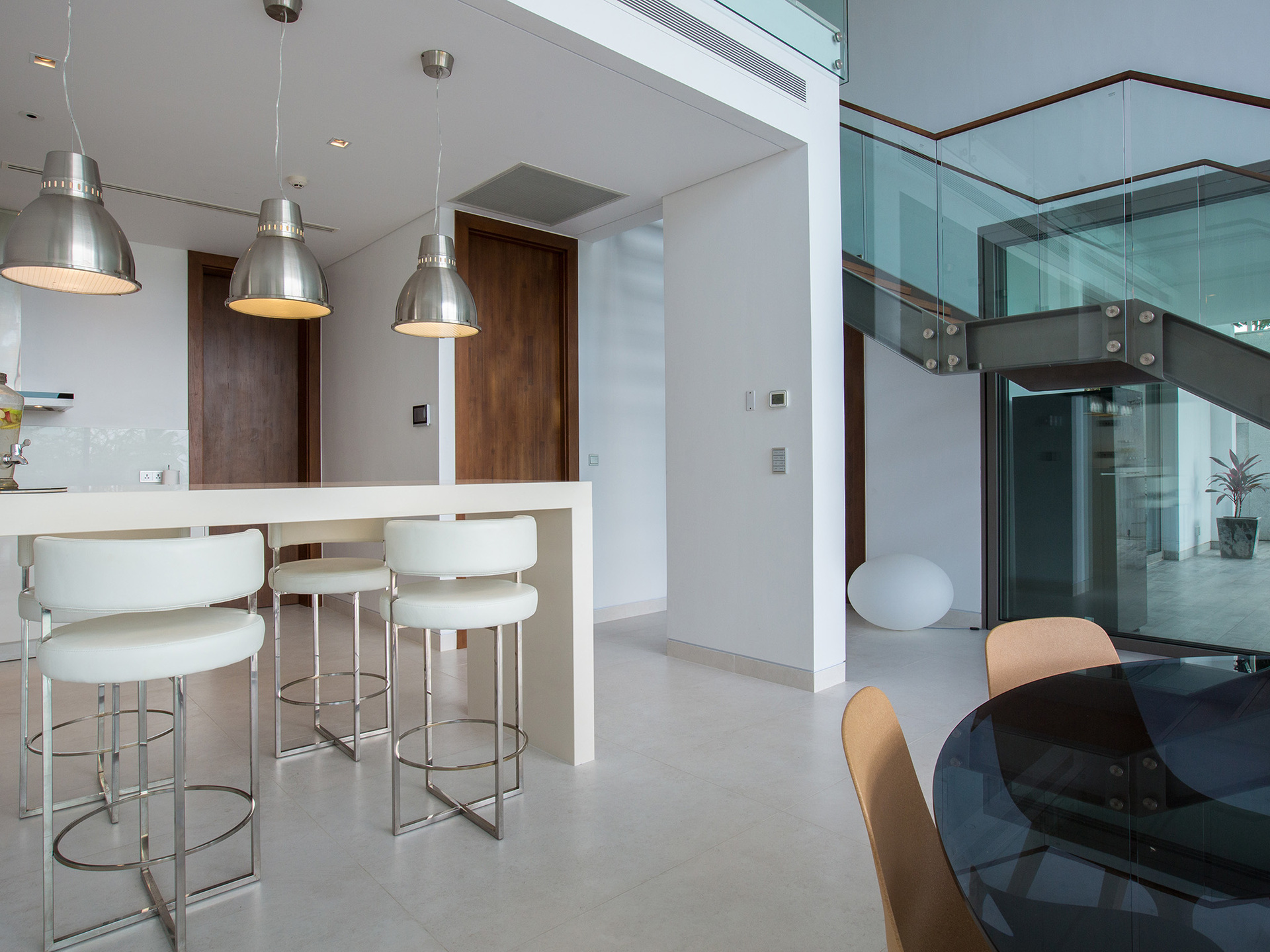 Malaiwana Patio Duplex - Cosy kitchen dining area