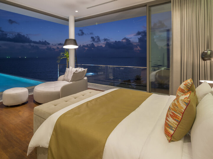 Malaiwana Penthouse - Bedroom night time setting