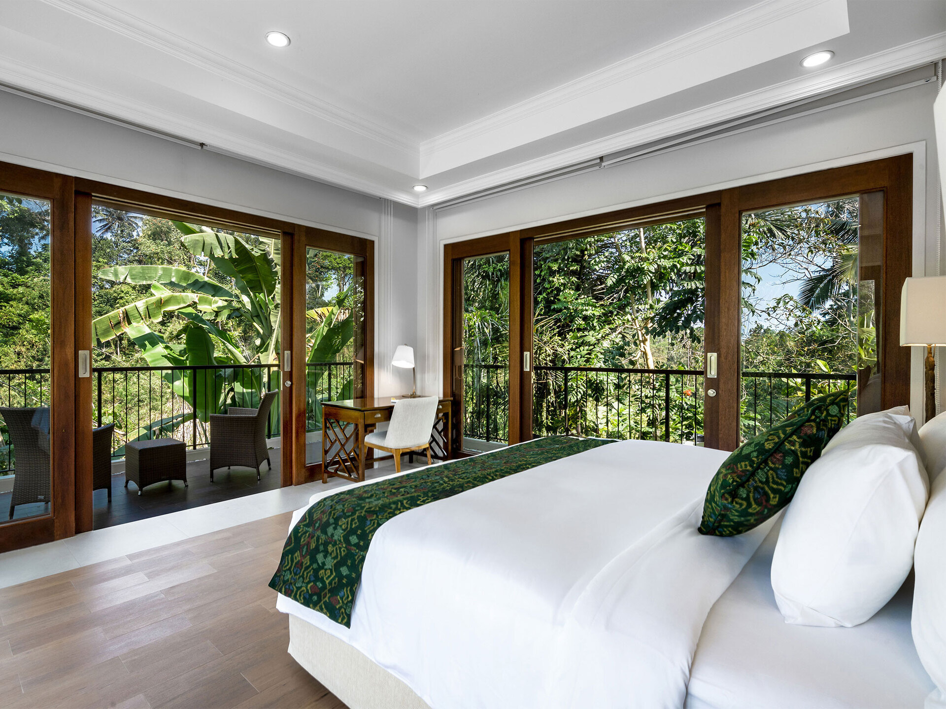 Pala Ubud - Villa Seraya B - Restful master bedroom eclosed by nature<br />
