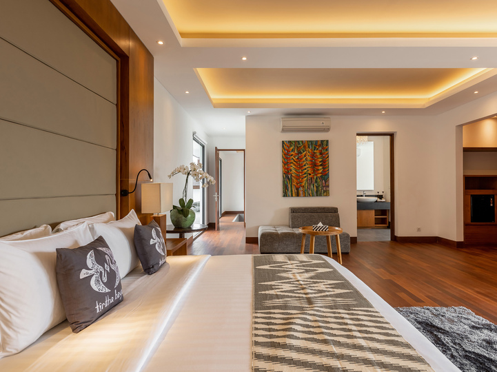 Tirtha Bayu Villa I - Deluxe Suite with super king bed