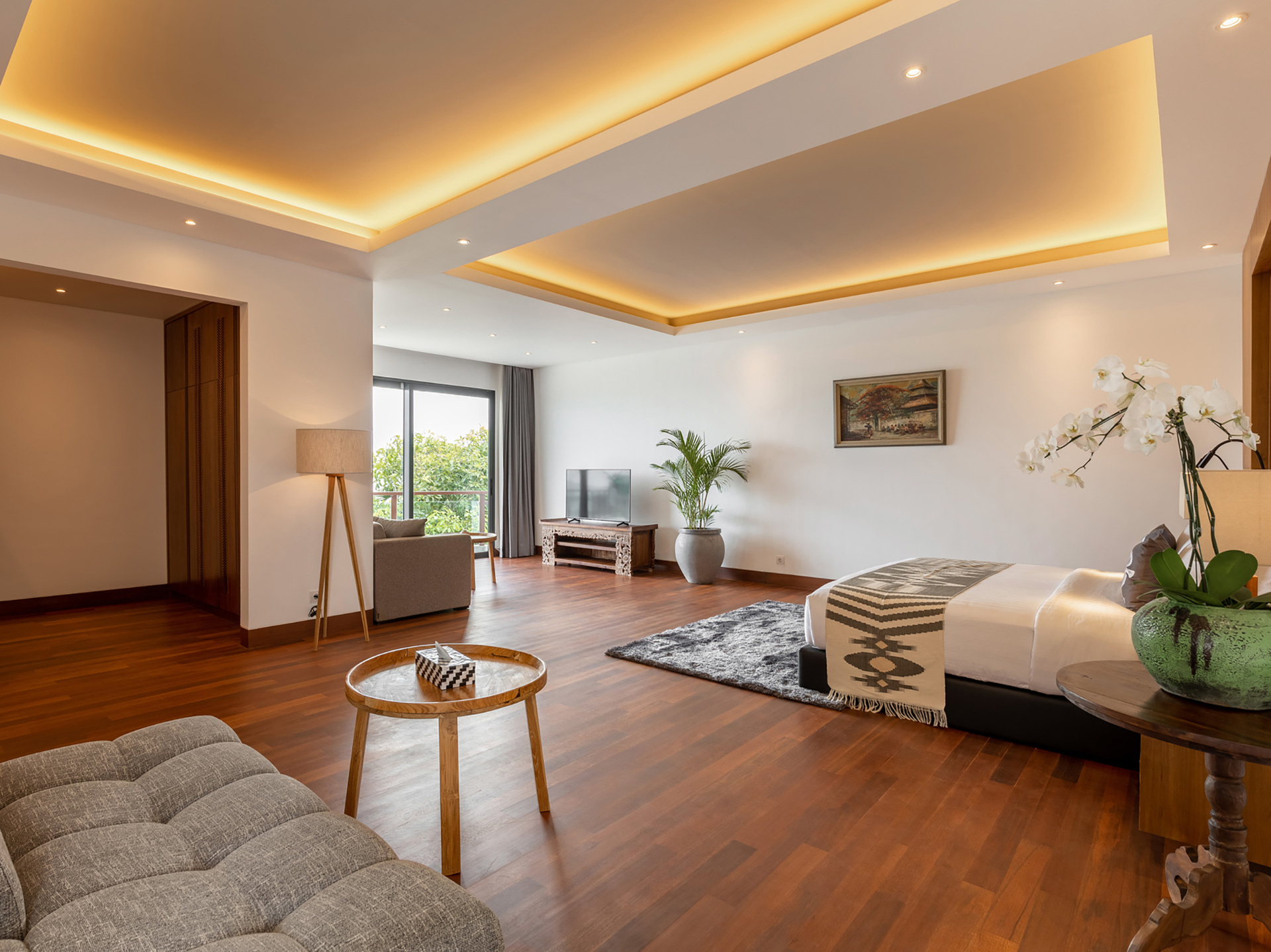 Tirtha Bayu Villa I - King bed in room