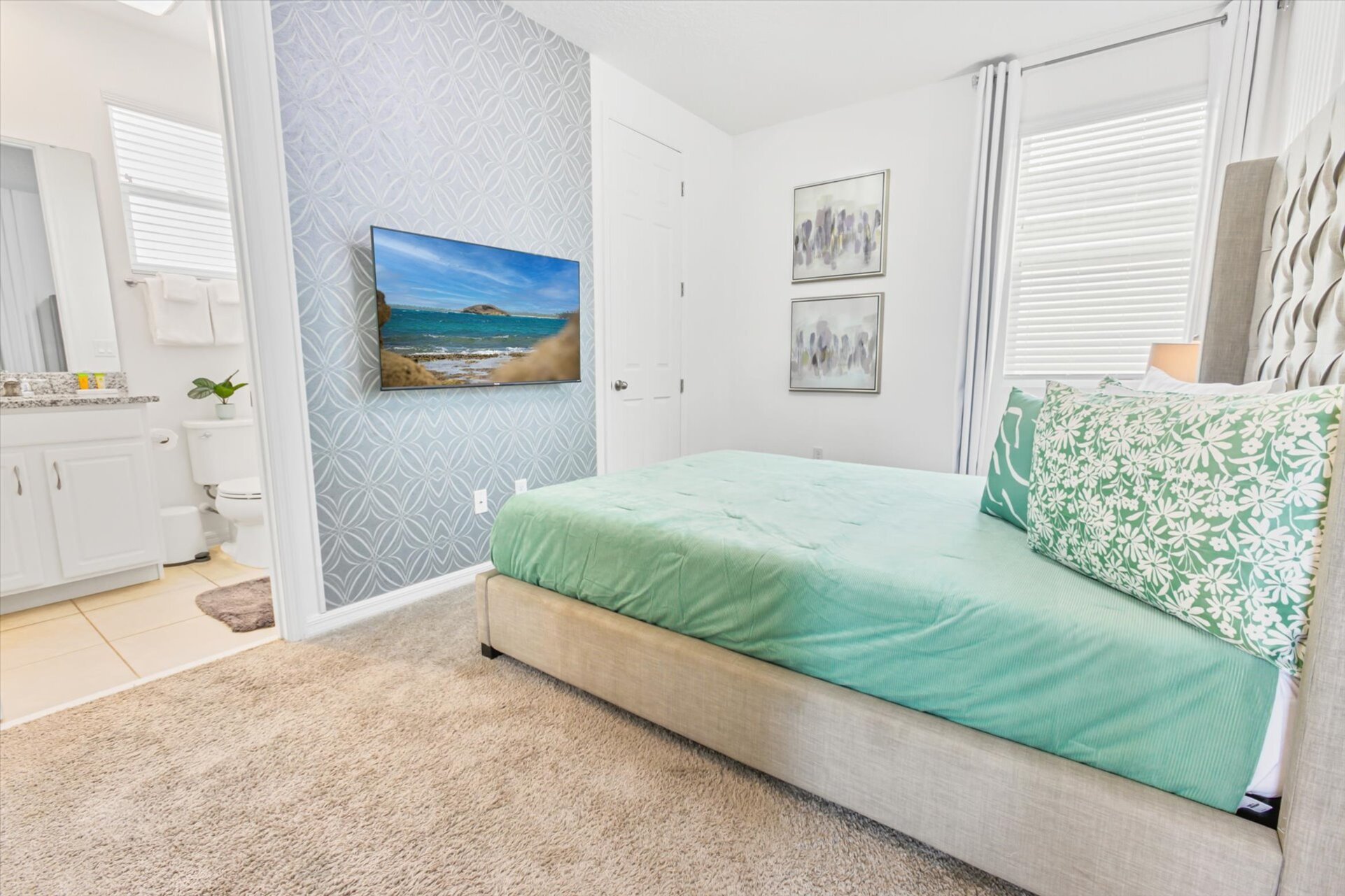 Queen Suite Bedroom 2 (Angle)
50" Roku TV