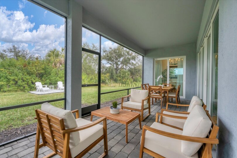 The outdoor dining area is great for BBQs