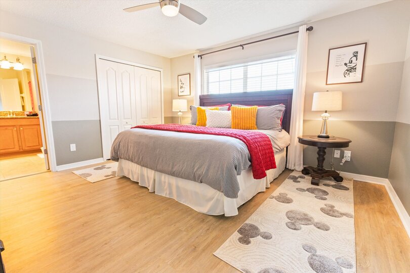 Master King Bedroom 4 Upstairs
Attached Bathroom
Mickey Theme