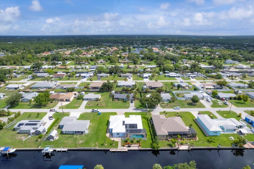 Gorgeous Englewood Waterfront Home With Private Pool
