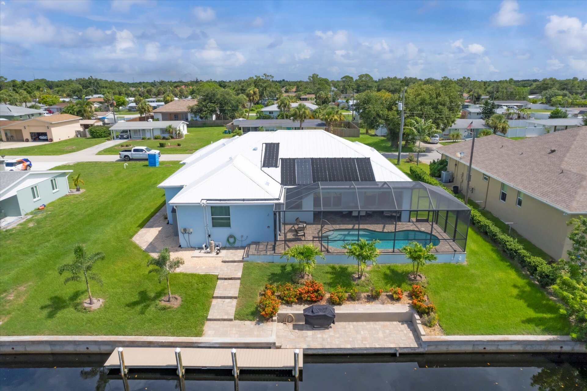 Gorgeous Englewood Waterfront Home With Private Pool