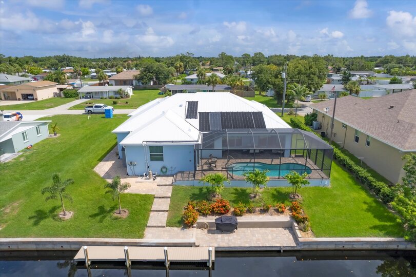 Gorgeous Englewood Waterfront Home With Private Pool