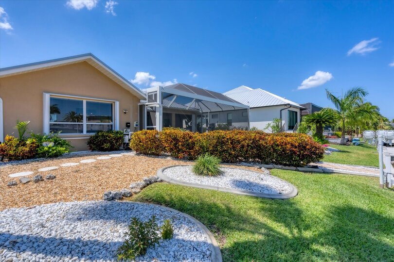 Beautiful Punta Gorda Isles cana home with private pool