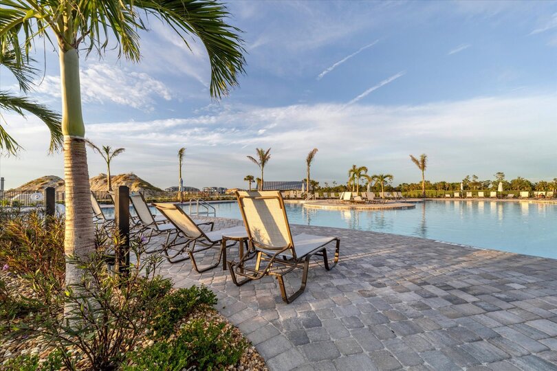Heritage Landing Golf & Country Club - Clubhouse pool