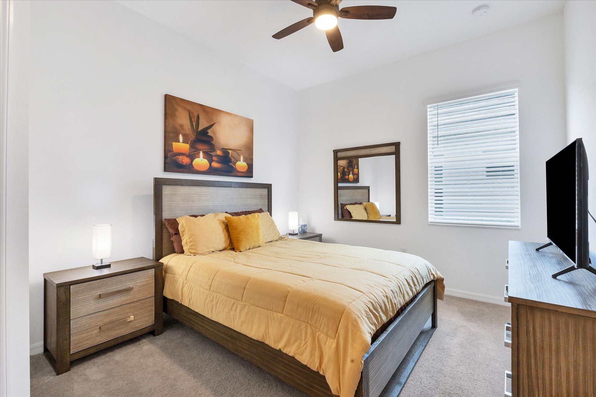 Guest bedroom with full bed