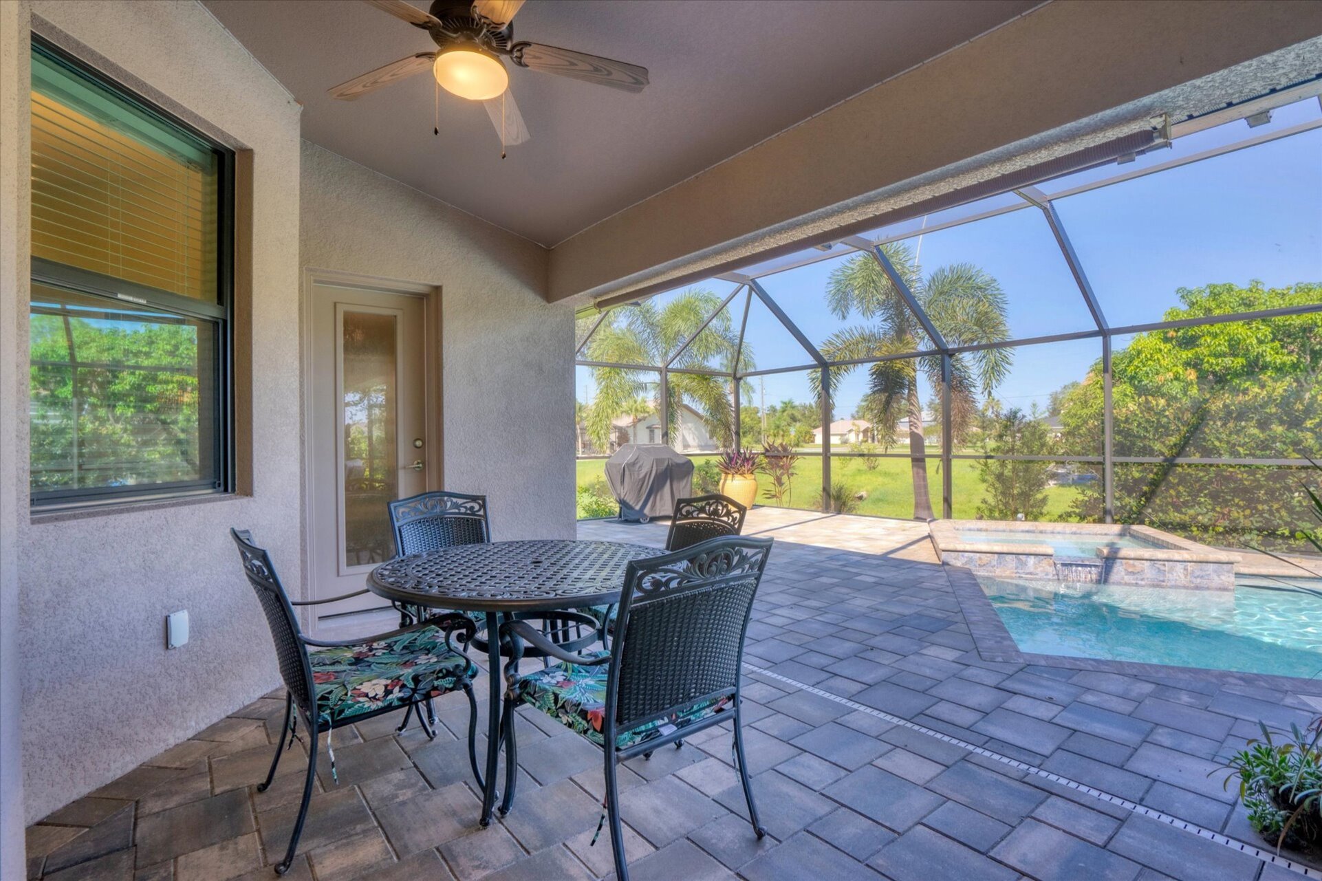 Beautiful, large lanai overlooking sparkling private pool & spa