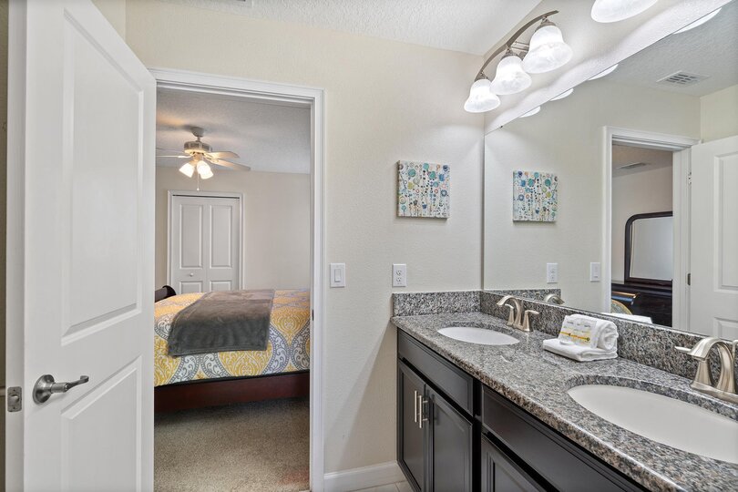Shared Bathroom 5 Upstairs