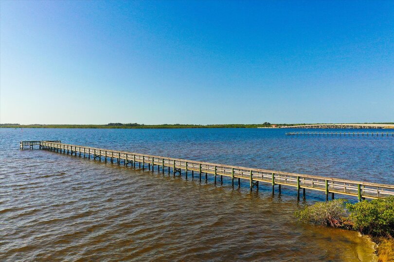 Pier over the Myakka