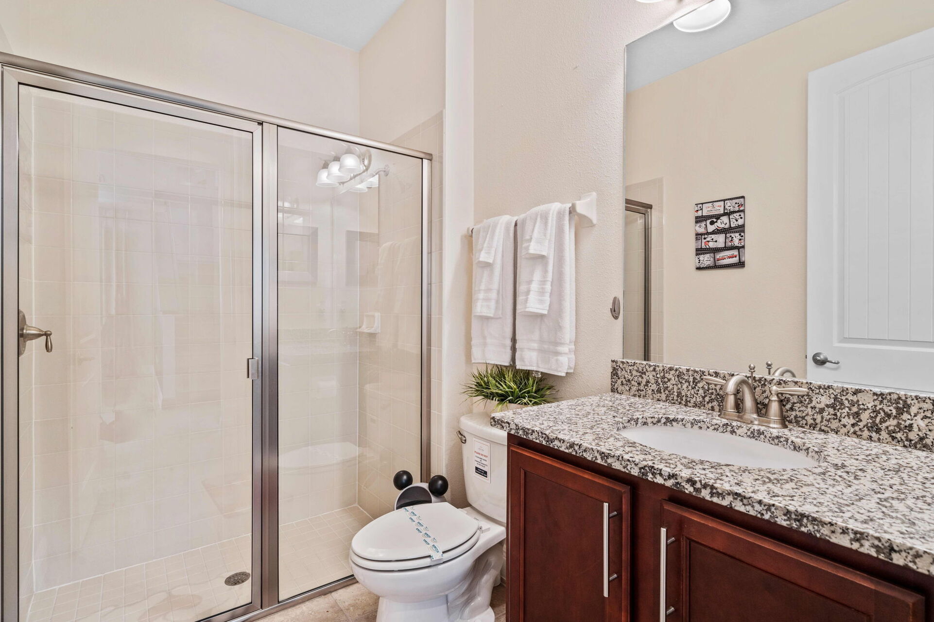 Experience Magic and Luxury Just Minutes from Disney