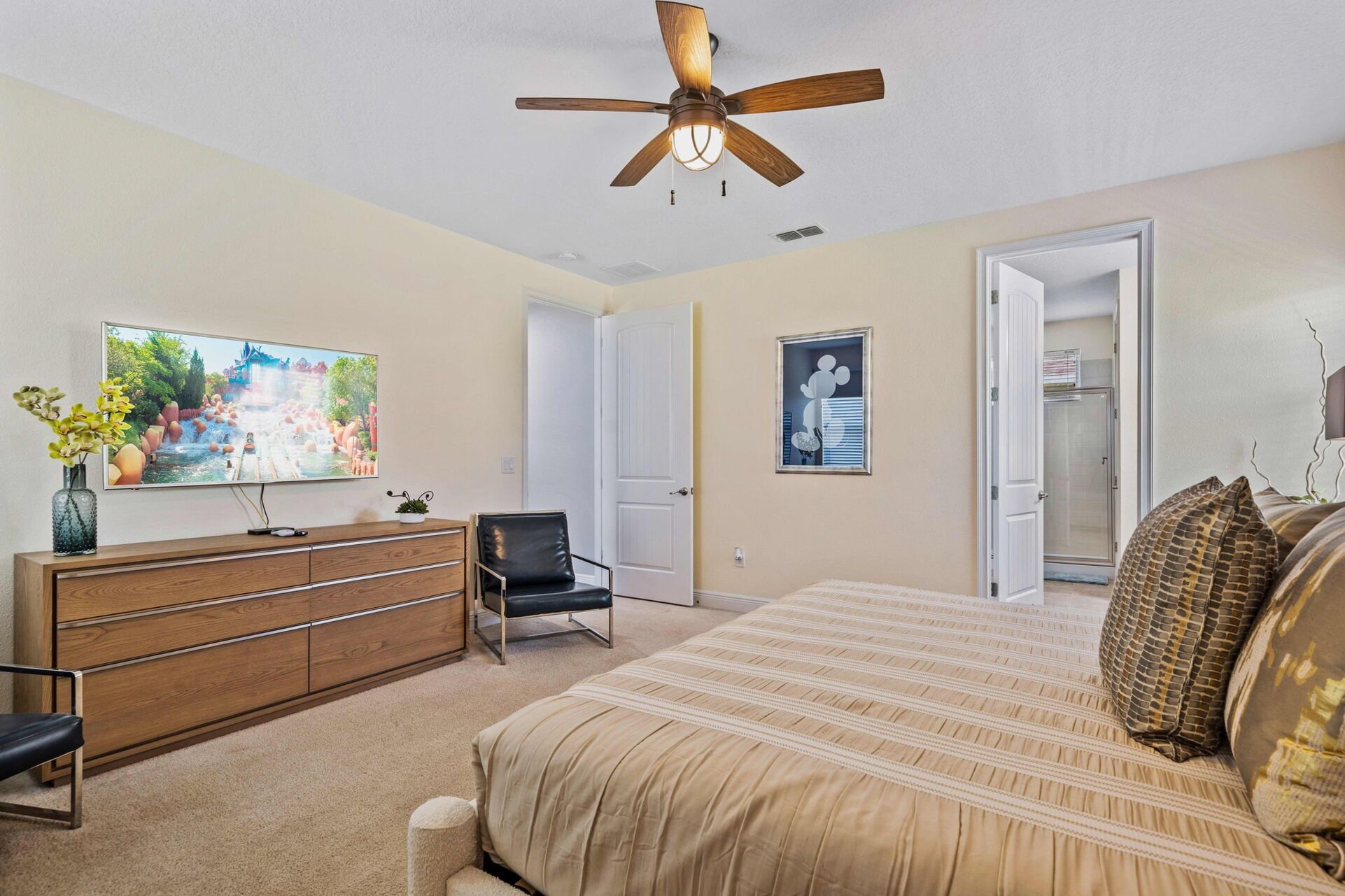 Experience Magic and Luxury Just Minutes from Disney