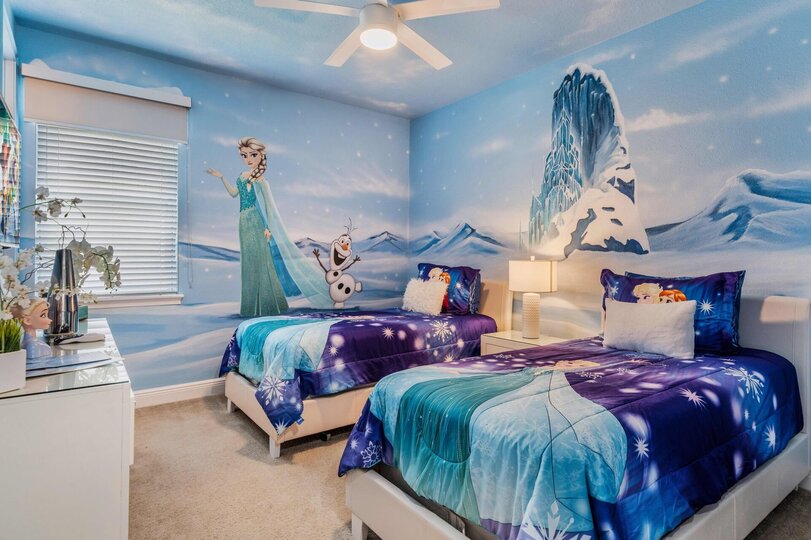 Experience Magic and Luxury Just Minutes from Disney