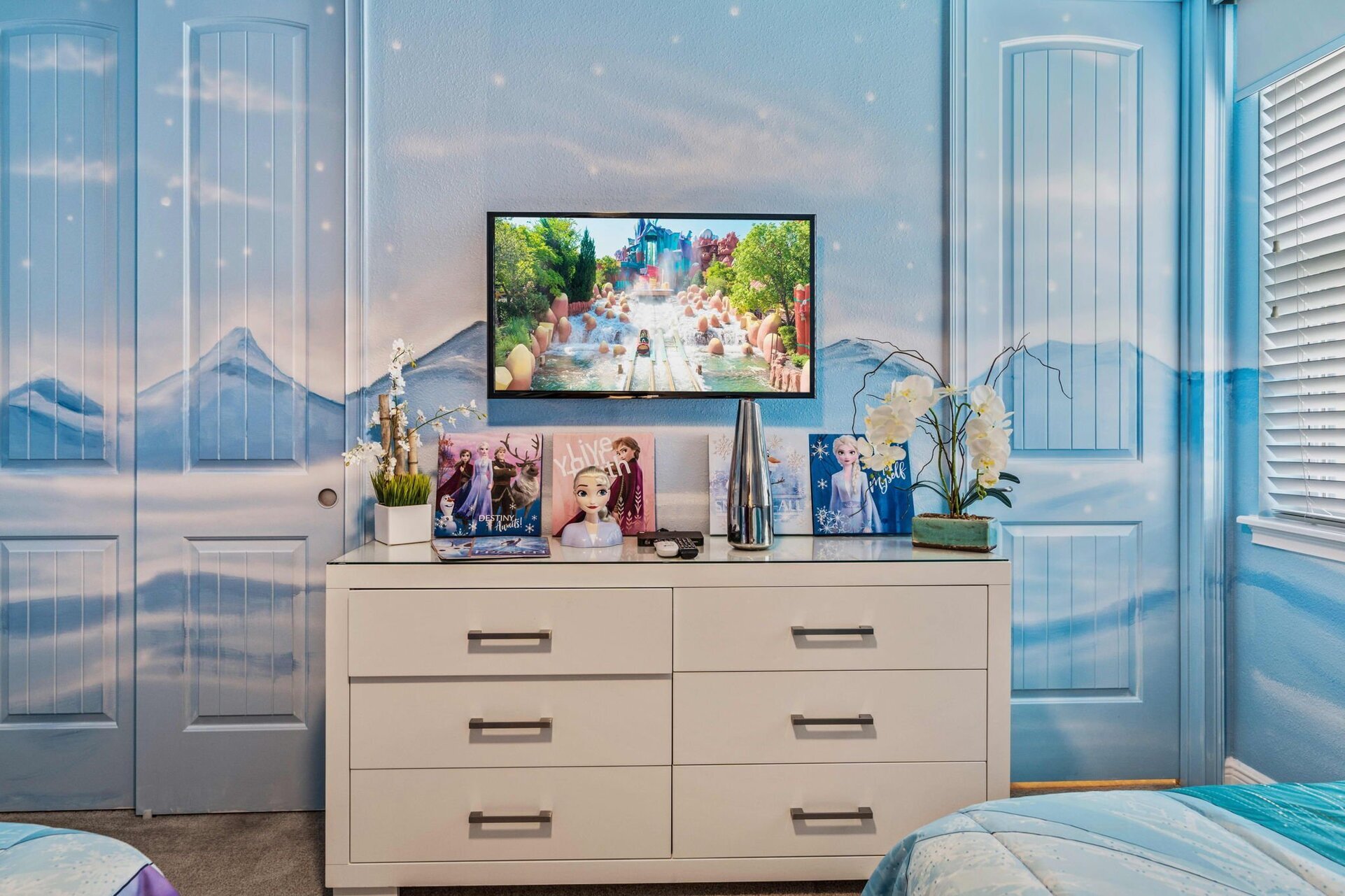 Experience Magic and Luxury Just Minutes from Disney