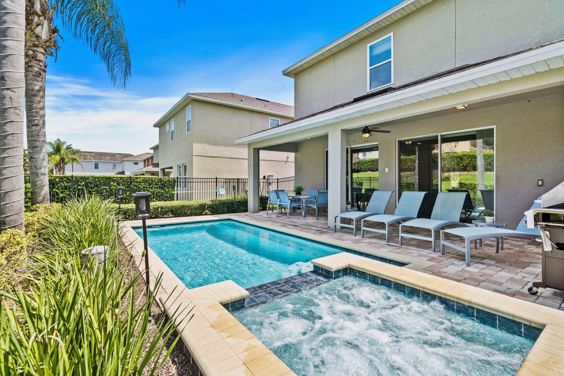 Experience Magic and Luxury Just Minutes from Disney