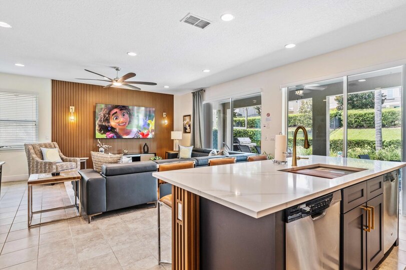Experience Magic and Luxury Just Minutes from Disney