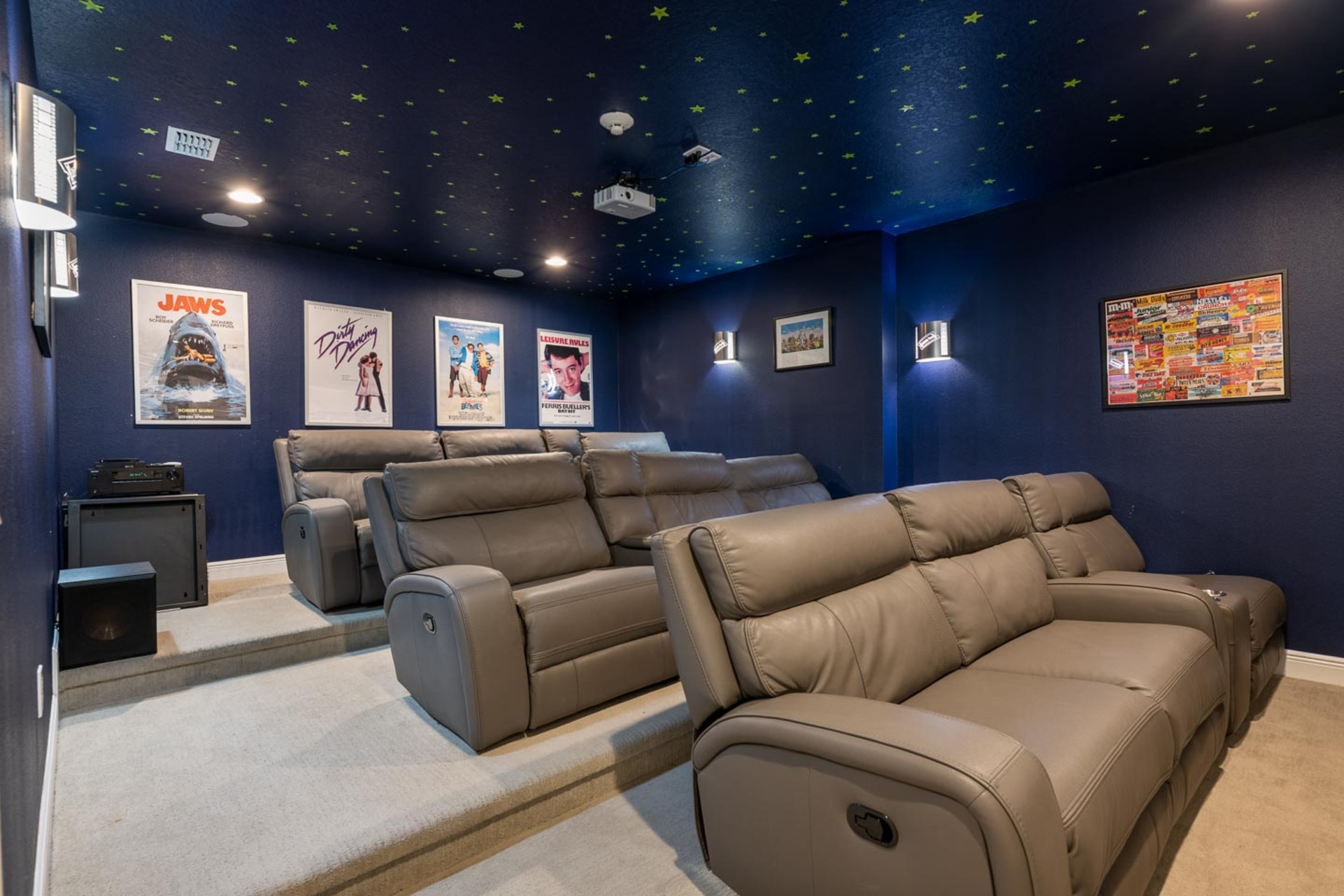 [amenities:theater-room:2] Theater Room