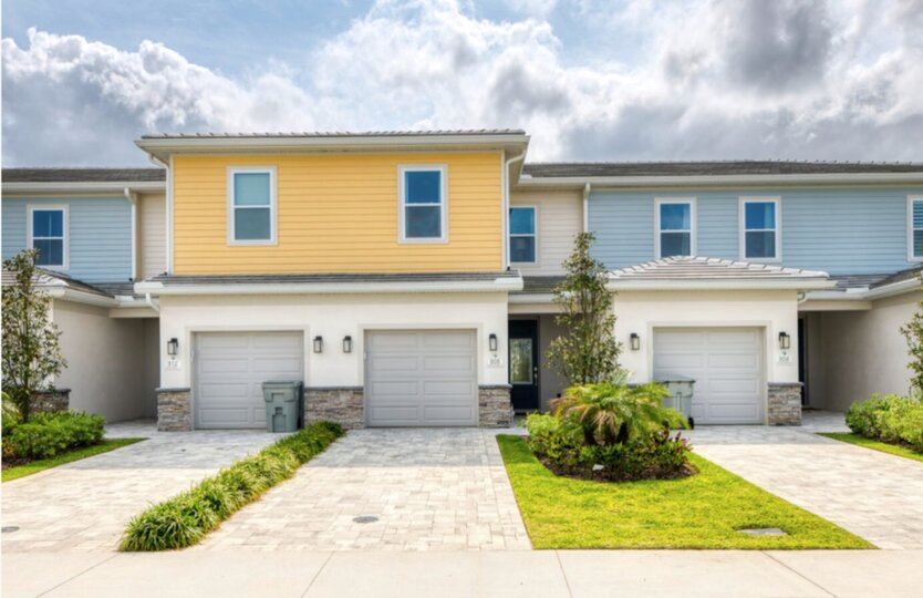 Your Stylish Vacation Escape Awaits, Orlando Townhome 1000
