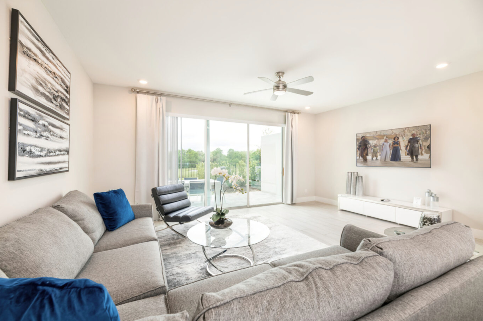 Your Stylish Vacation Escape Awaits, Orlando Townhome 1000
