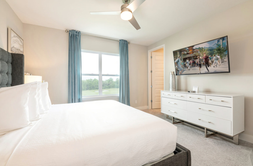Your Stylish Vacation Escape Awaits, Orlando Townhome 1000
