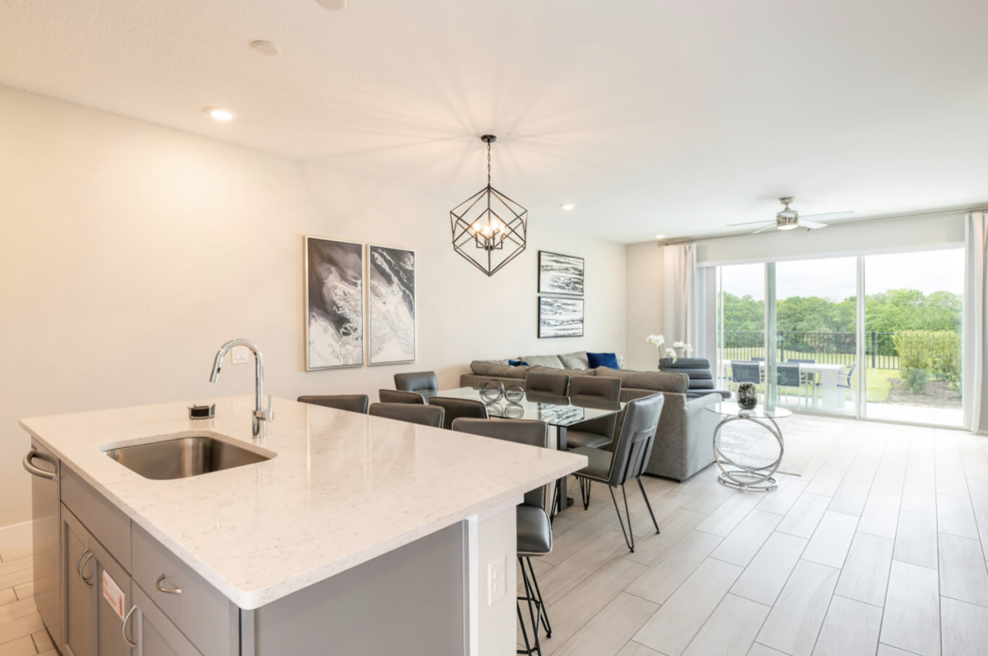 Your Stylish Vacation Escape Awaits, Orlando Townhome 1000