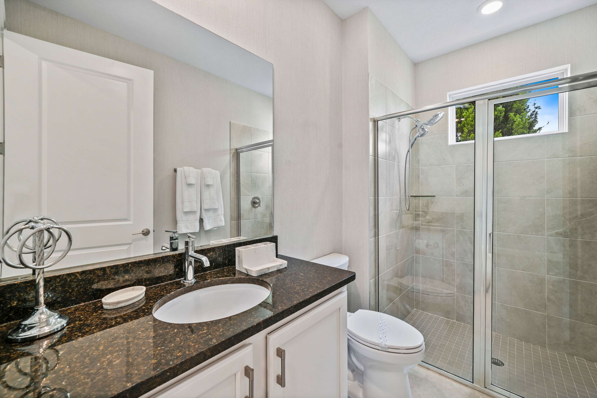 Chic and Stylish 4 Bedroom Haven in Reunion Resort