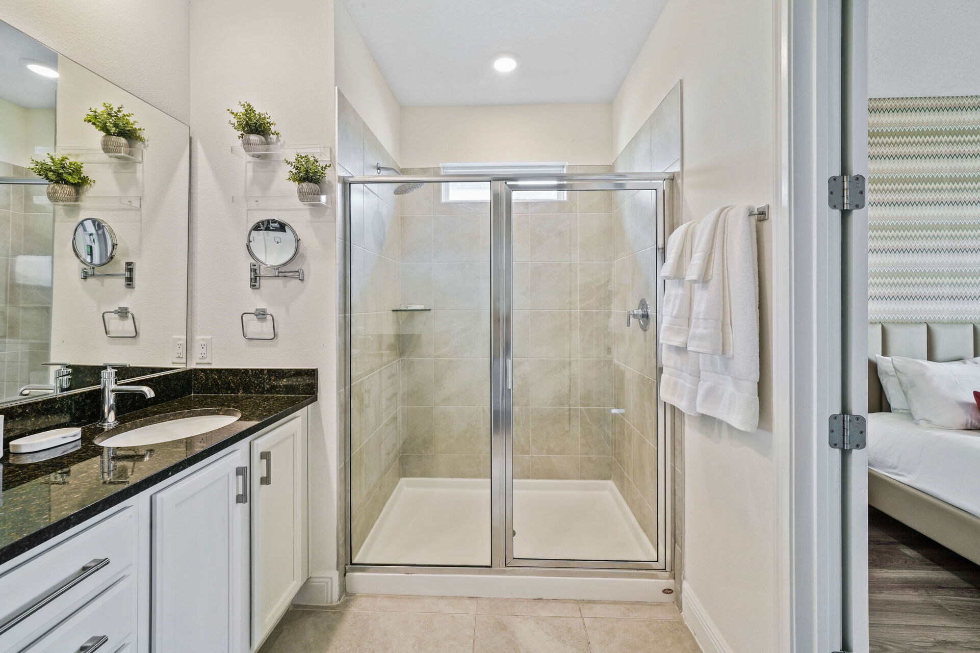 Chic and Stylish 4 Bedroom Haven in Reunion Resort