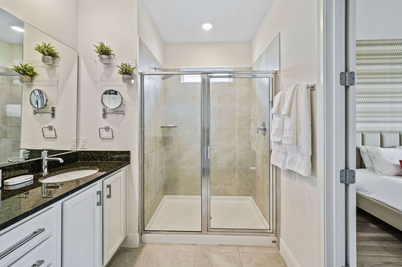 Chic and Stylish 4 Bedroom Haven in Reunion Resort