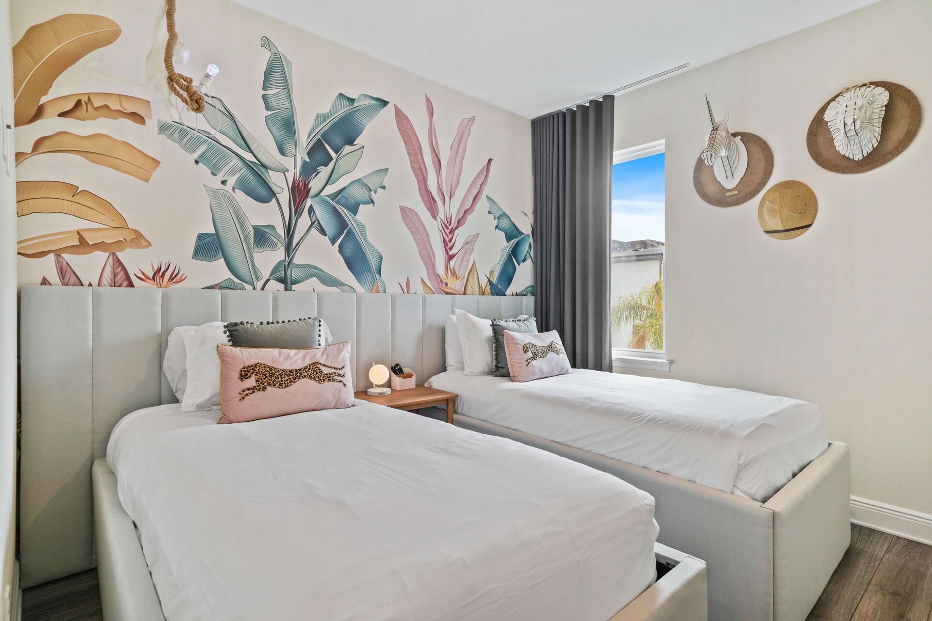 Chic and Stylish 4 Bedroom Haven in Reunion Resort