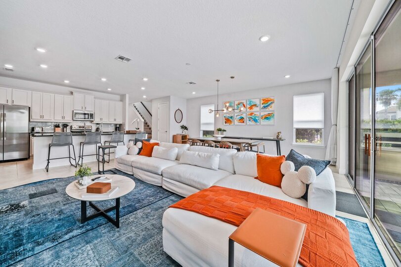 Chic and Stylish 4 Bedroom Haven in Reunion Resort