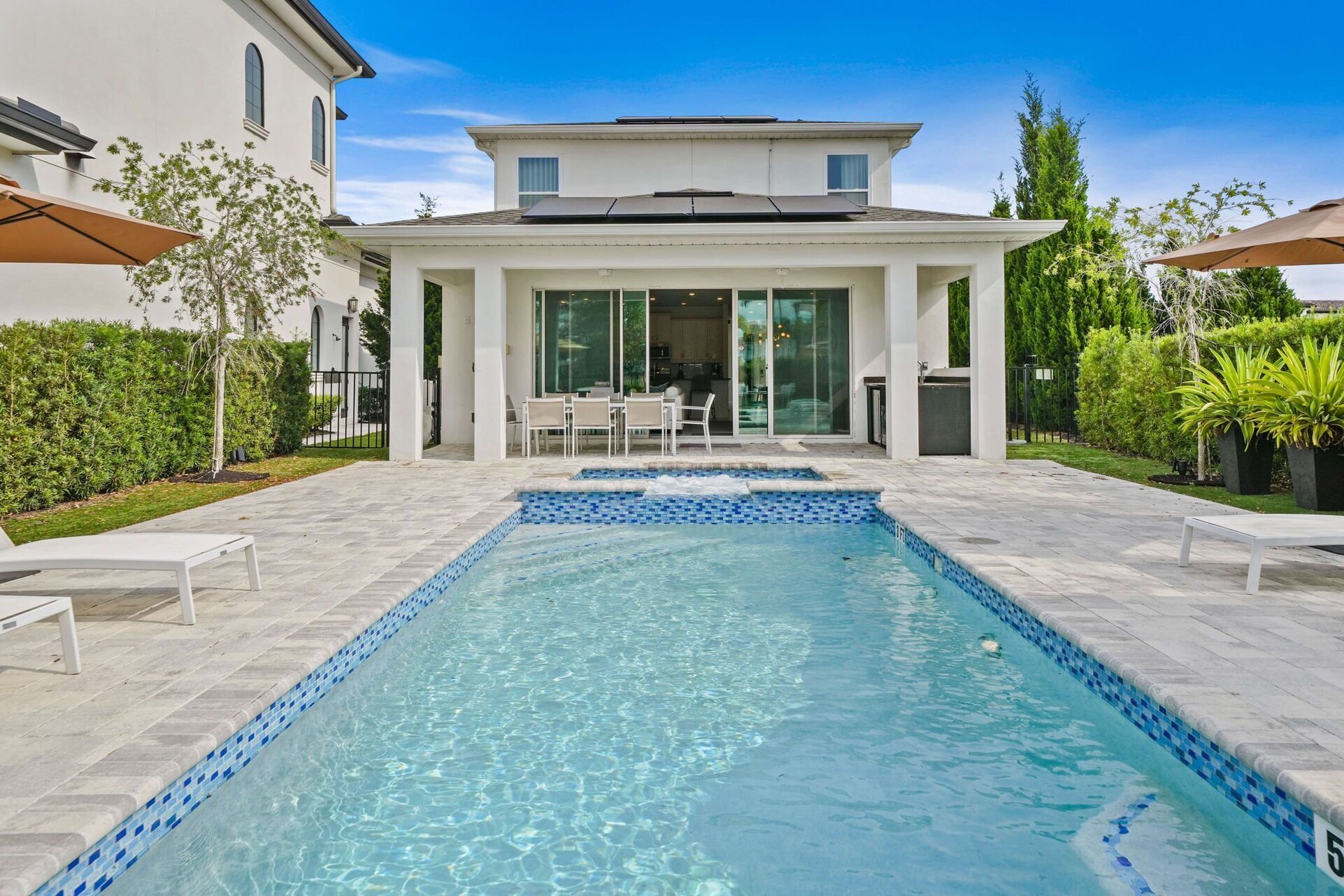 Chic and Stylish 4 Bedroom Haven in Reunion Resort