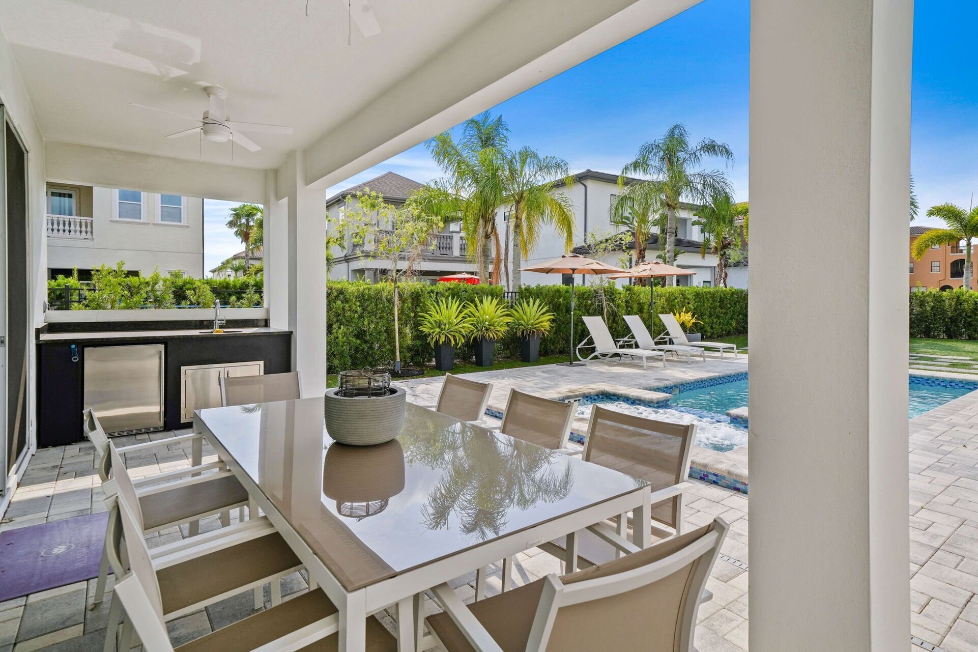 Chic and Stylish 4 Bedroom Haven in Reunion Resort