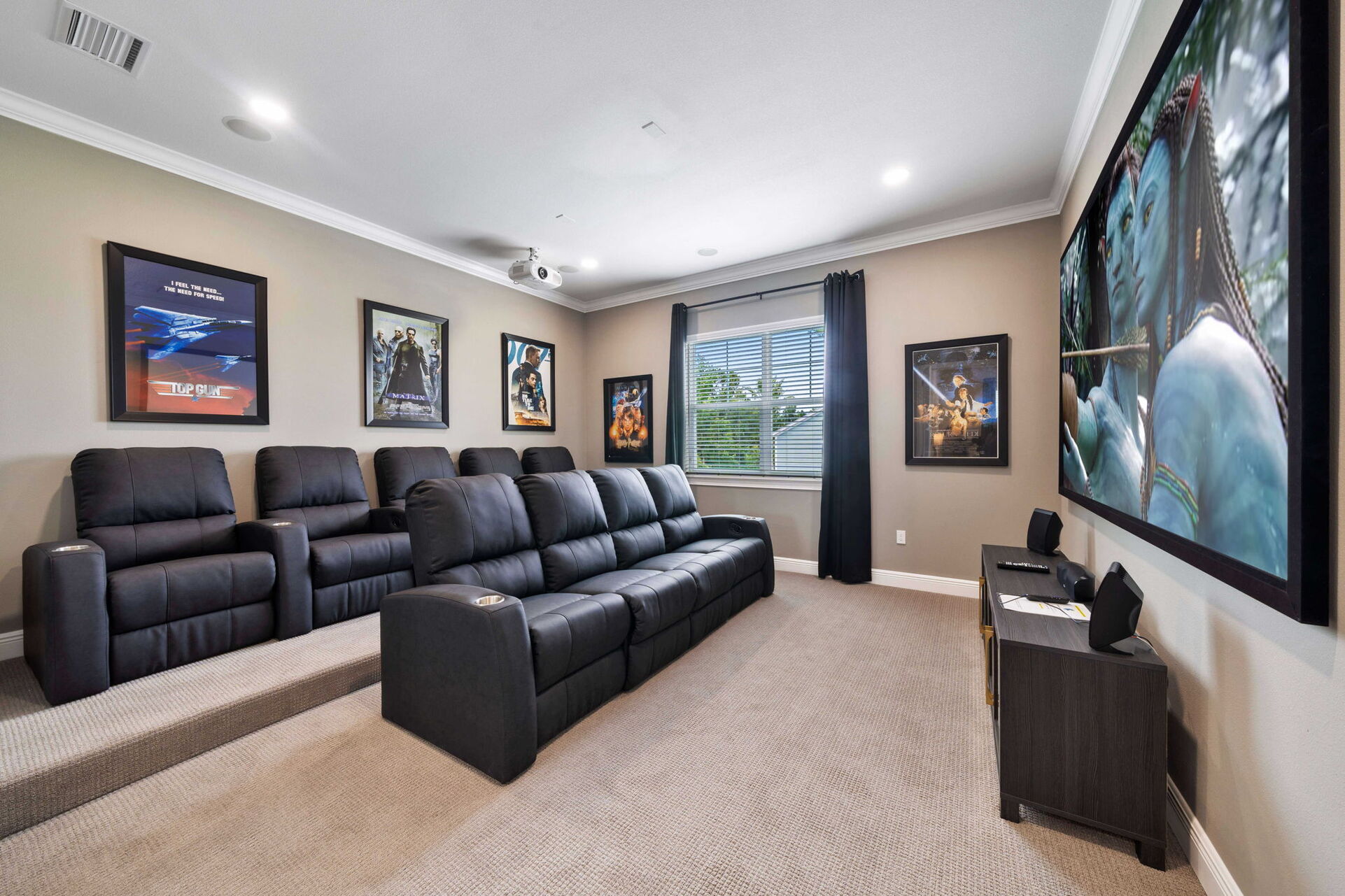 [amenities:theater-room:2] Theater Room