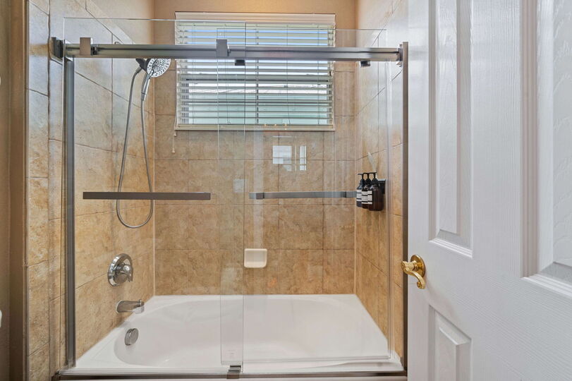 Escape to a Luxurious Safari Experience, Orlando Villa 1000