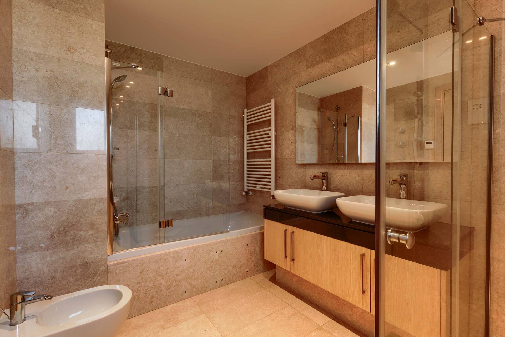 A Paradise of Luxury and Endless Sea Views