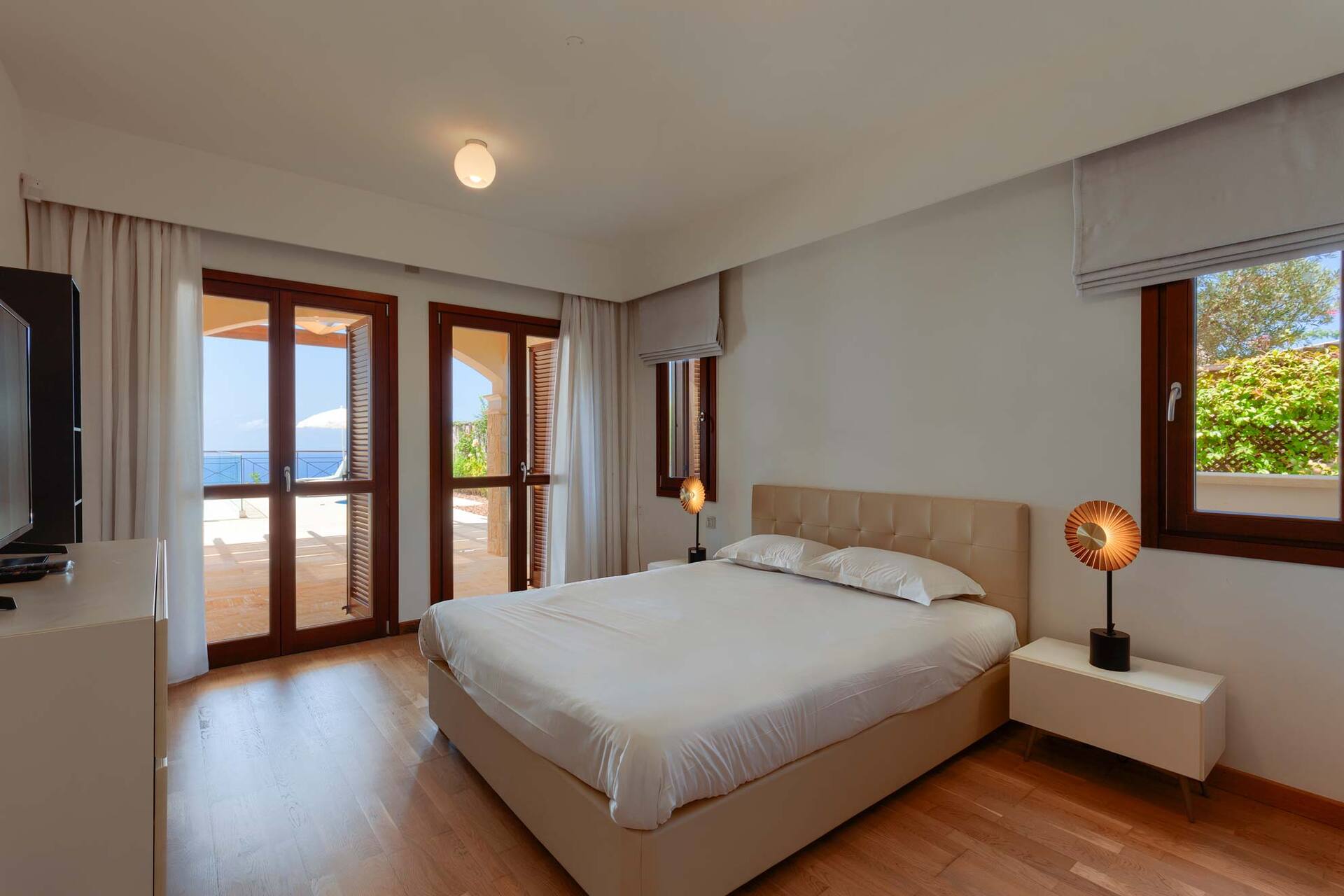 A Paradise of Luxury and Endless Sea Views