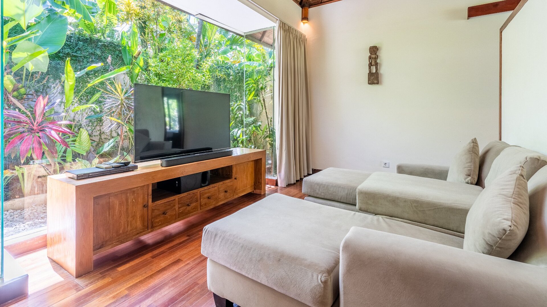 Rent Your Own 5 Star Private Villa in Seminyak at the Best Price, Bali Villa 2246
