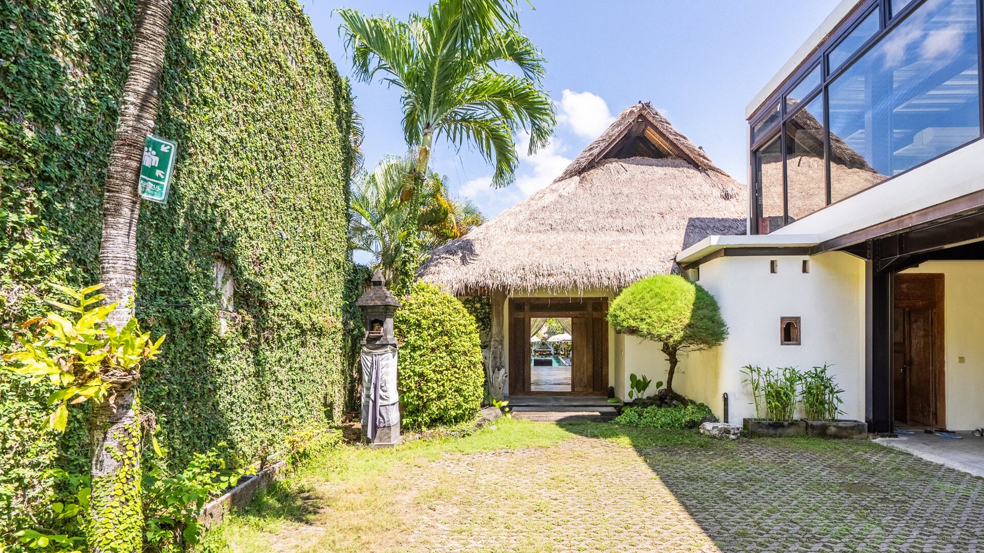 Rent Your Own 5 Star Private Villa in Seminyak at the Best Price, Bali Villa 2246
