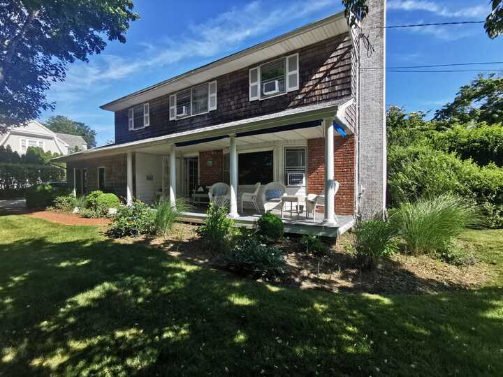 Luxury Retreat in Prime Hamptons Location: Villa 1406