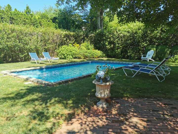Luxury Retreat in Prime Hamptons Location: Villa 1406