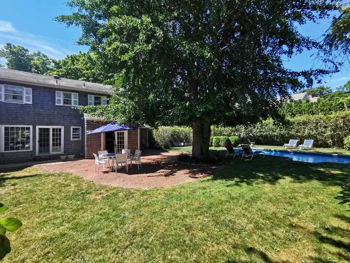 Luxury Retreat in Prime Hamptons Location: Villa 1406