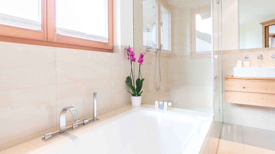 Elevate Your Escape to Luxurious Alpine Serenity, Valais Chalet 1389