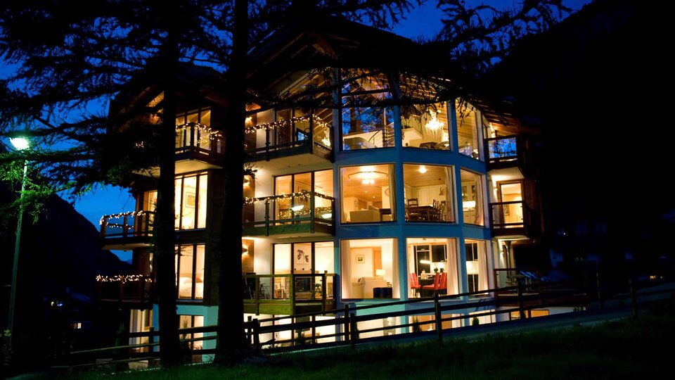 Elevate Your Escape to Luxurious Alpine Serenity, Valais Chalet 1389