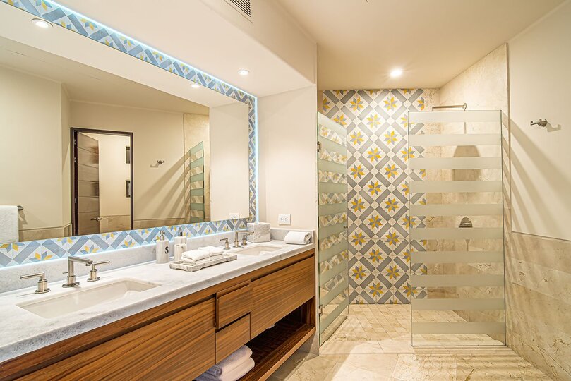 Luxurious Oasis with Breathtaking Pacific Views at Cabo San Lucas 1052