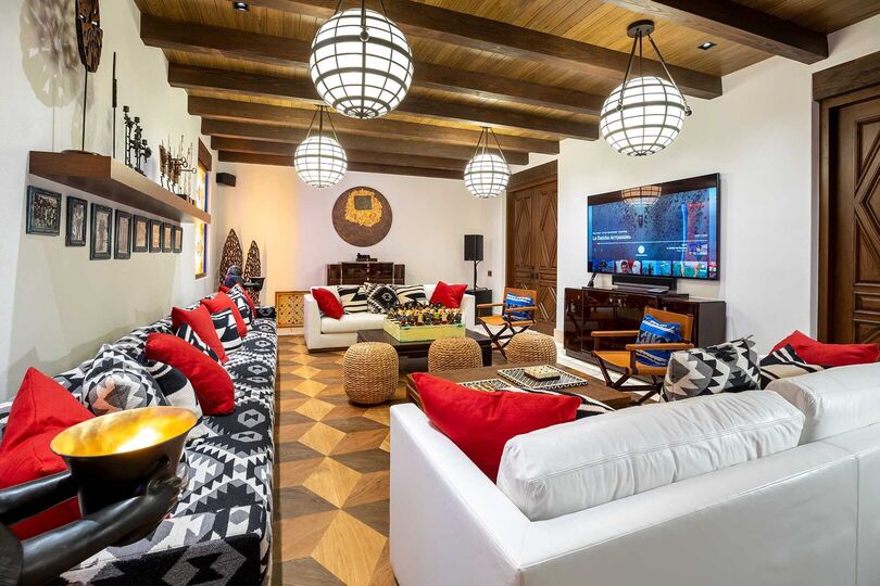 Experience Unmatched Luxury at Cabo San Lucas Villa 1055