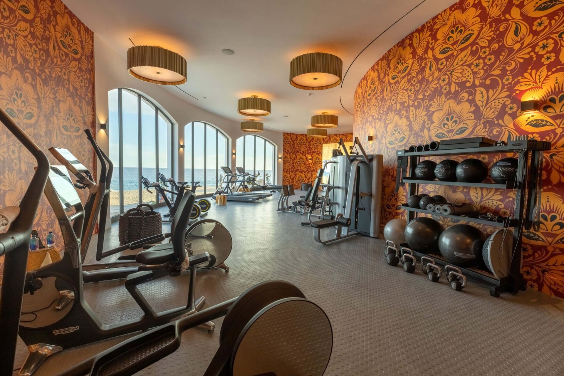 Experience Unmatched Luxury at Cabo San Lucas Villa 1055